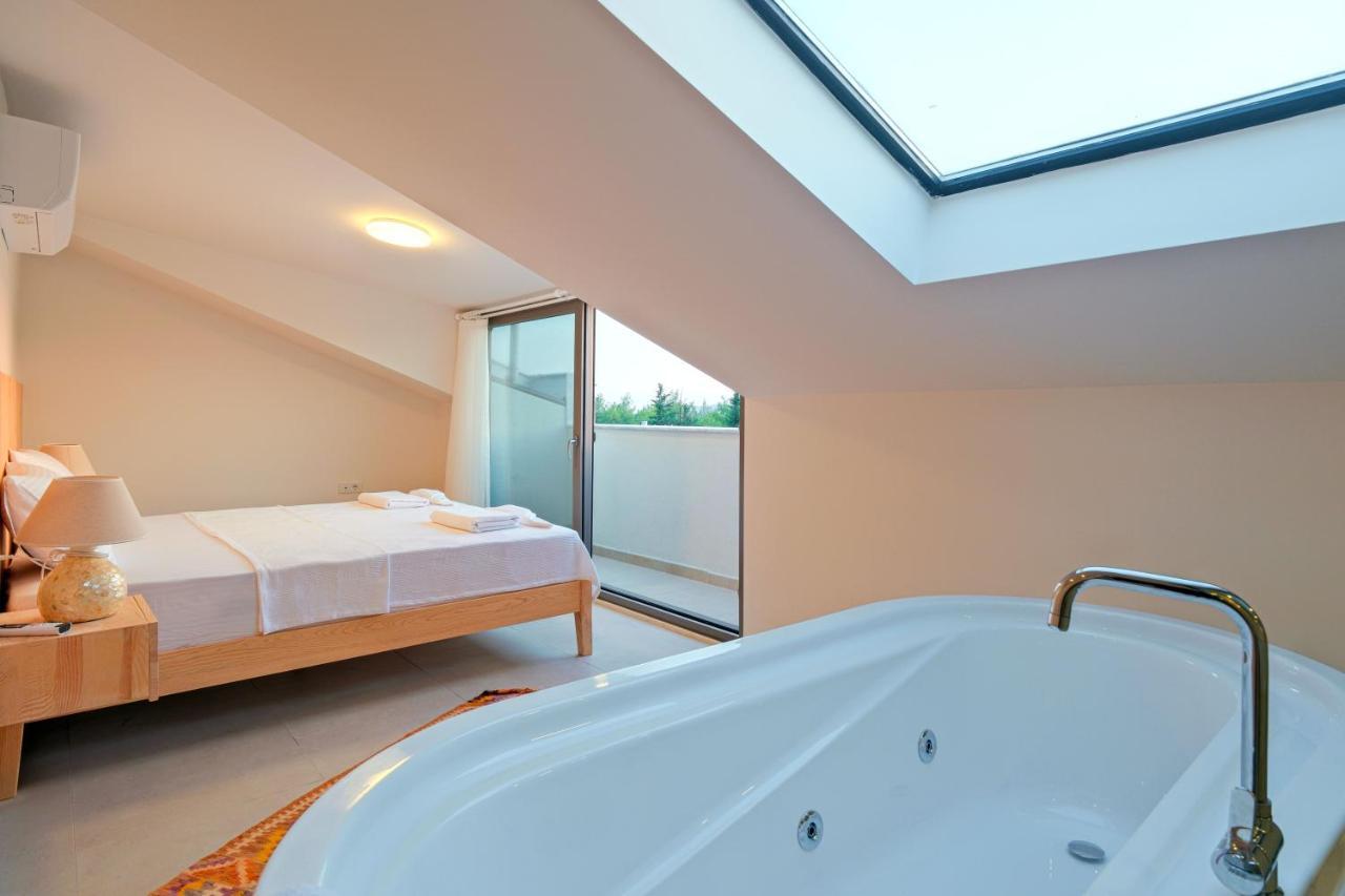 Villa Neo With 2 Private Pools, Bbq, Jacuzzi And Sauna Fethiye Exterior foto